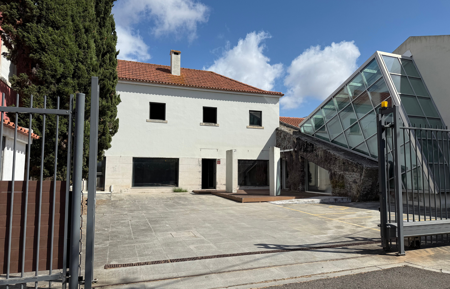 Quinta da Fonte: Novo Espao Empresarial com Mais de 1000 m em Pao de Arcos