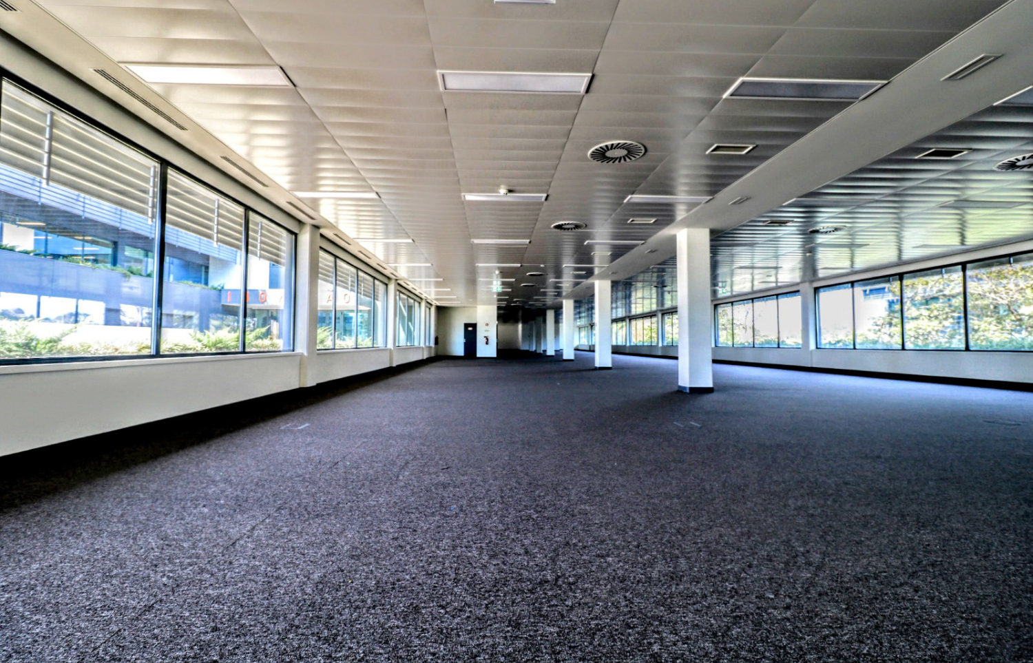 Escritrio Inovao com 447 m2 no TAGUSPARK