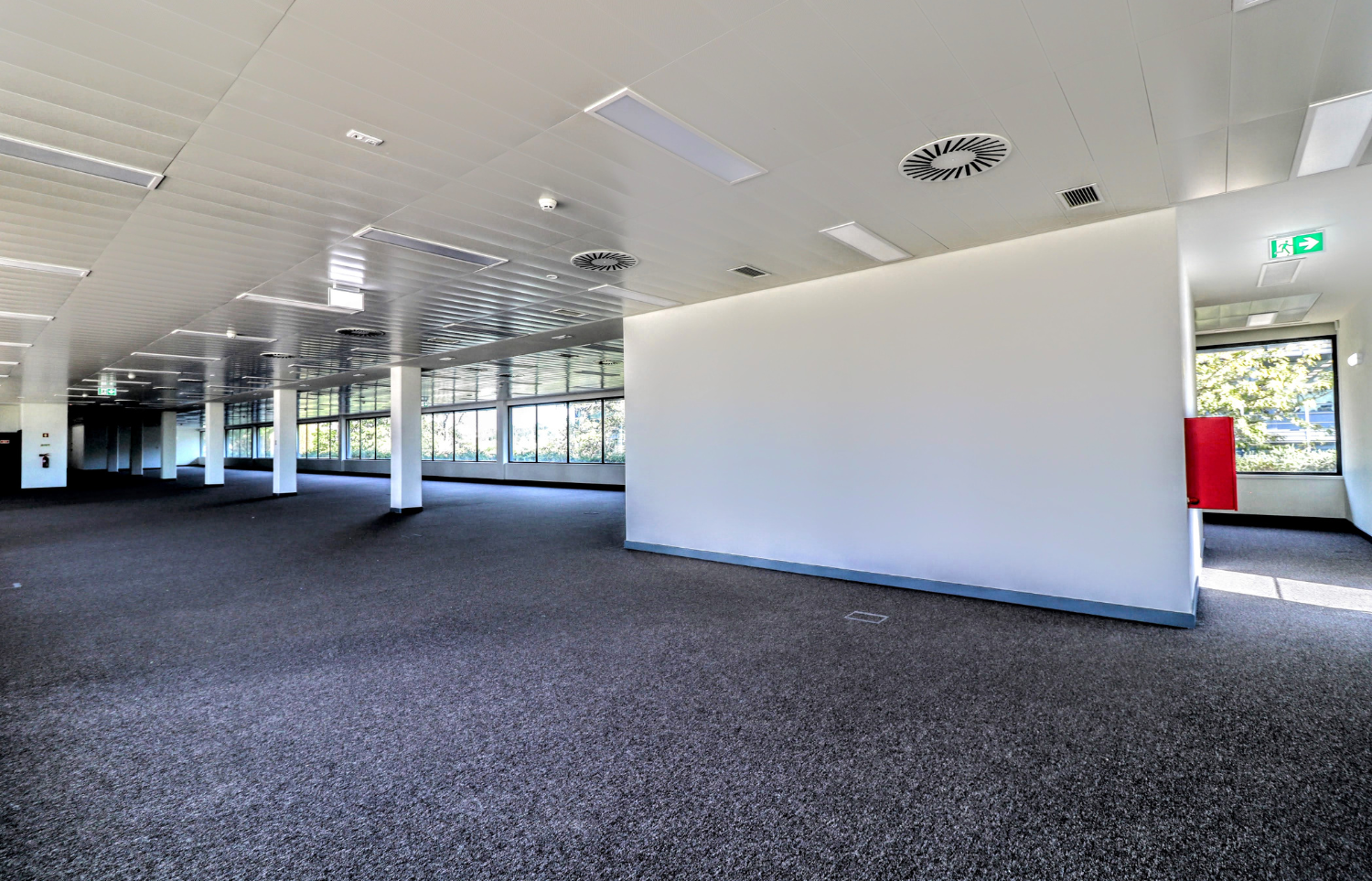 Escritrio Inovao com 447 m2 no TAGUSPARK