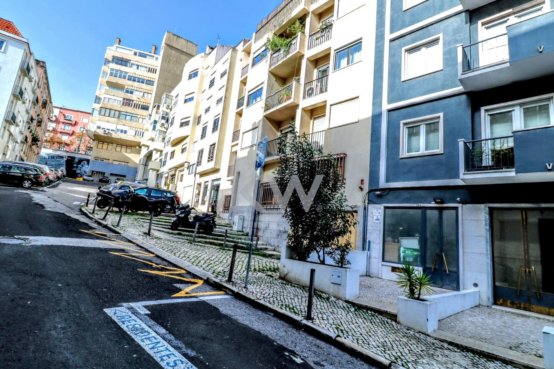 Loja muito acolhedora em Campo de Ourique, Lisboa