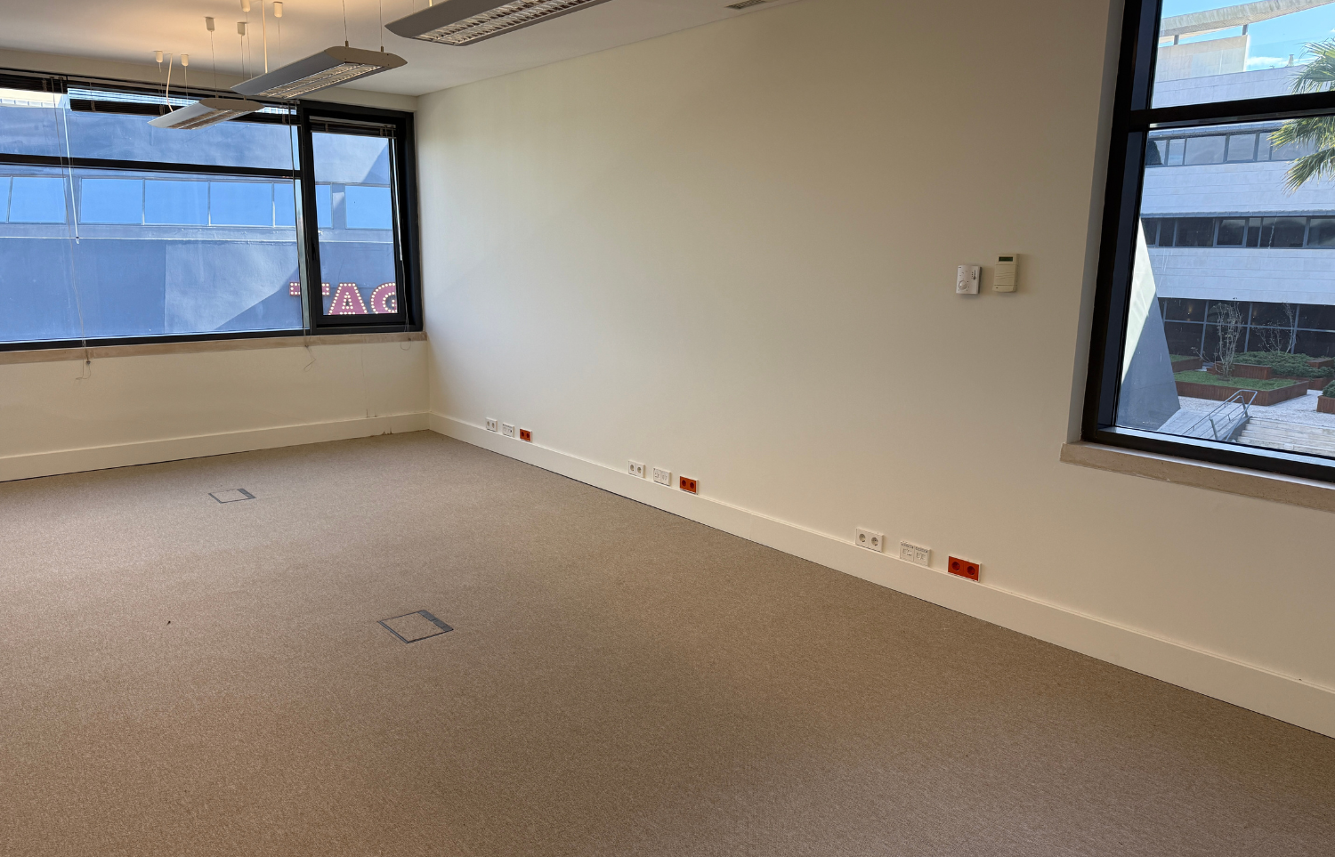 Escritrio de 32 m  Ncleo Central do Taguspark